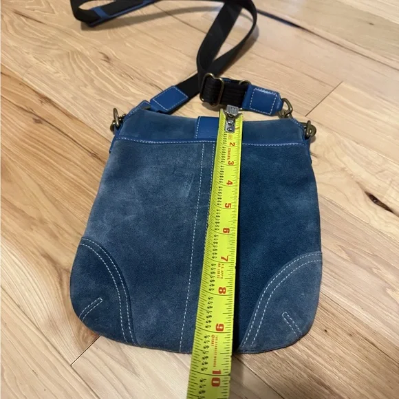 Coach Vintage Blue Suede Crossbody Bag - Picture 7 of 9